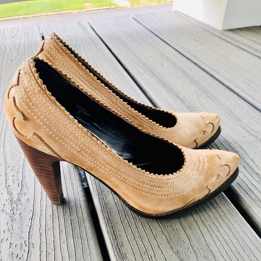 Heels - Picture 4 of 5